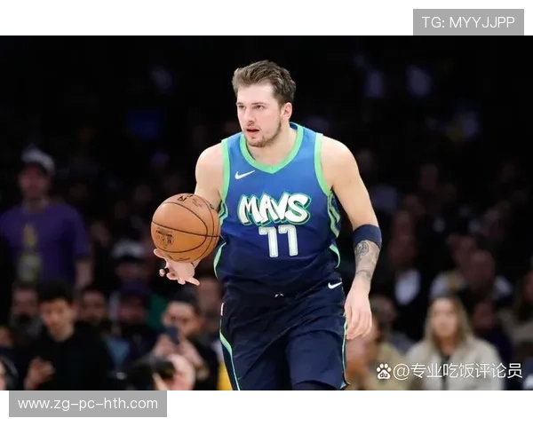 东契奇大范围分球制造空位三分，独行侠节奏平稳